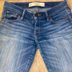 ABERCROMBIE & FITCH ☮️ W24 L31